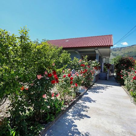 فيلا Samuela Cozy Retreat بيرات المظهر الخارجي الصورة